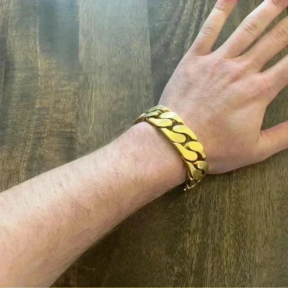 Celine | Chunky Cuban Link ID Gold Bracelet - Gold / Sz M - Picture 5 of 12